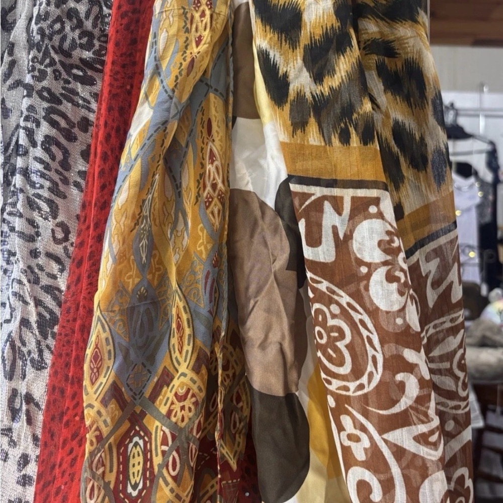 Multicolor Patterned Scarves Set - Picture 2 of 3